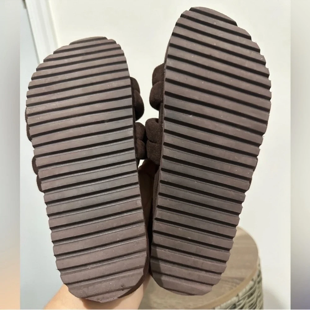 Varley Giles Quilted Suede Slides 2.0 - Picture 6 of 6